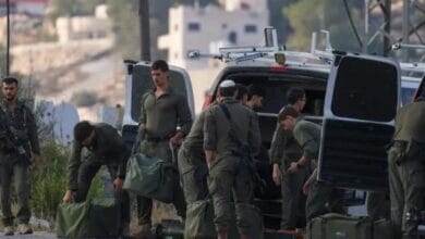 Three Israeli Police Officers Killed in Armed Attack West of Hebron Hebrew media reported that Palestinian gunmen opened fire on several vehicles, including a police car and a bus, before withdrawing from the scene. Magen David Adom emergency services clarified in a statement: "Following the shooting at a vehicle carrying 3 passengers on Route 35 east of the Tarqumiyah crossing. Paramedics from Magen David Adom provided medical treatment to three injured persons: a man and a woman, approximately 30 years old, in critical condition, and a man approximately 50 years old in serious condition." For its part, the Israeli army stated that it found the vehicle used in the attack empty after the perpetrators managed to withdraw, confirming that reinforcements from the Gush Etzion camp south of Bethlehem were deployed to the area where the operation took place. Security forces surrounded the village of Idhna, near the shooting incident north of Hebron, and numerous forces are participating in the manhunt for the attackers.