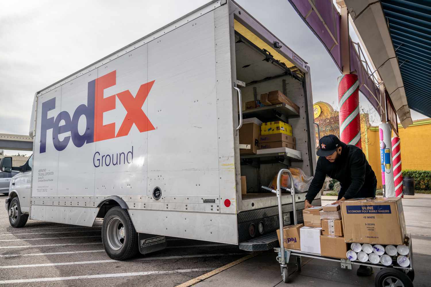 American Shipping Giant "FedEx" Moves Its Operations to Morocco